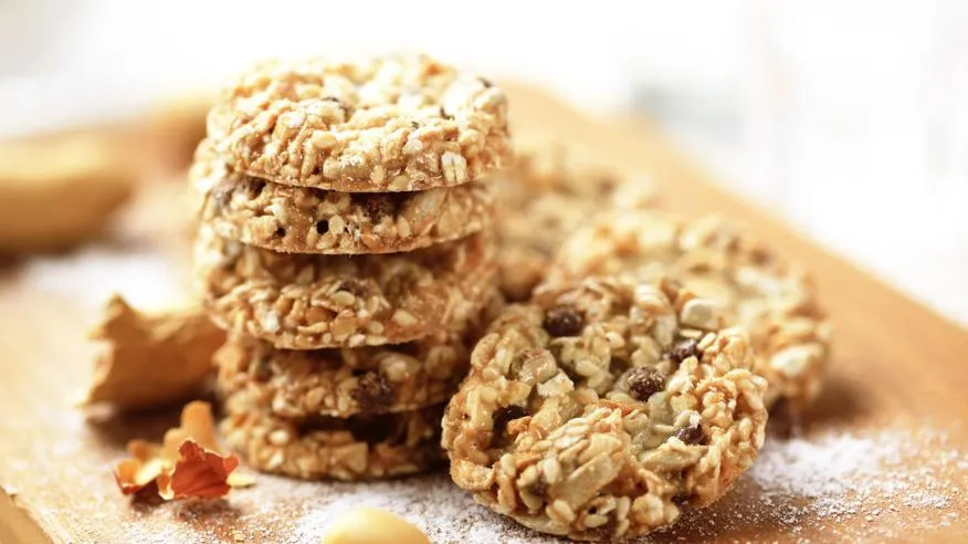 Пісне печиво, яке приємно здивує: простий рецепт з вівсяними пластівцями, бананами та кокосовою стружкою, ідеальне для посту та здорового харчування